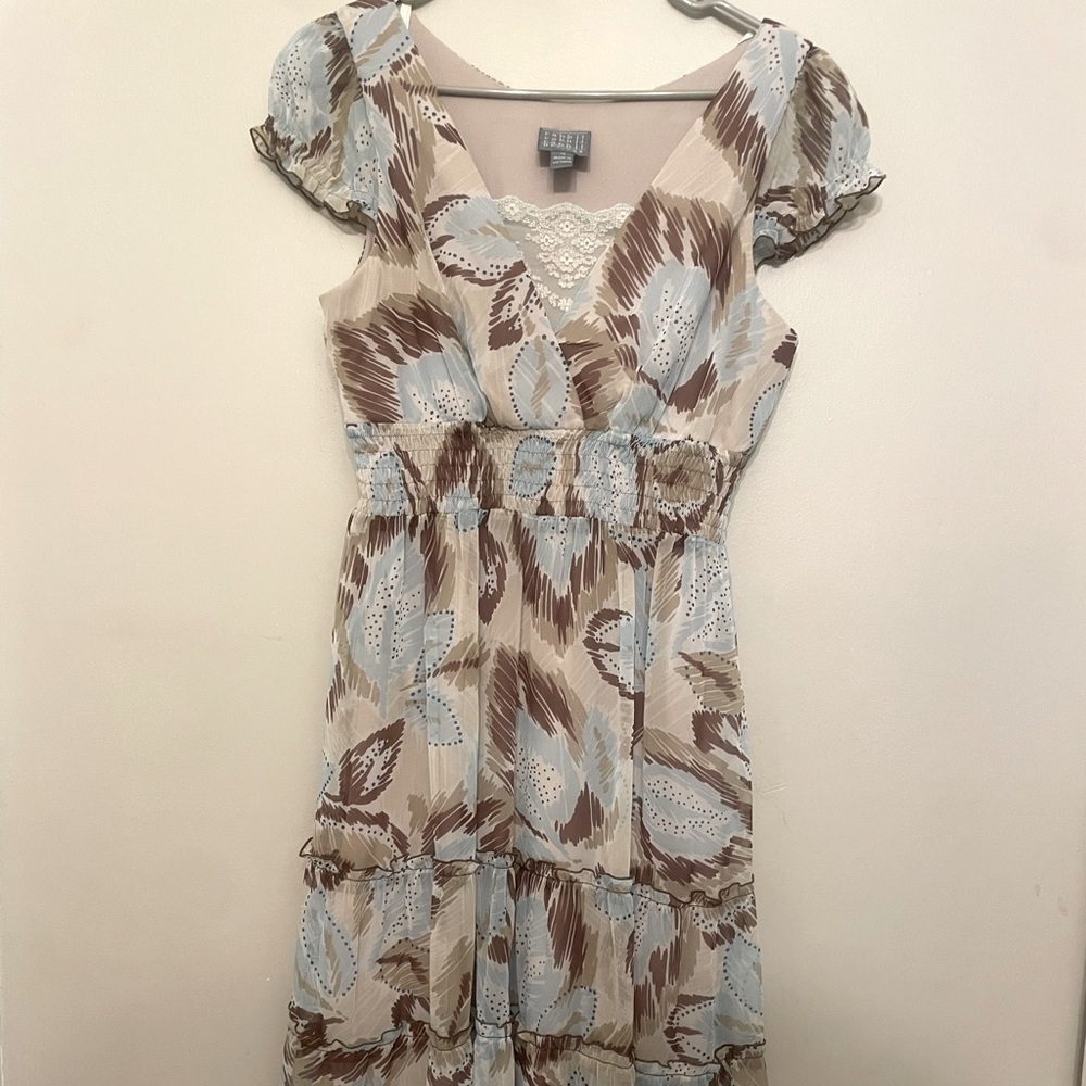 Cute below knee summer dress